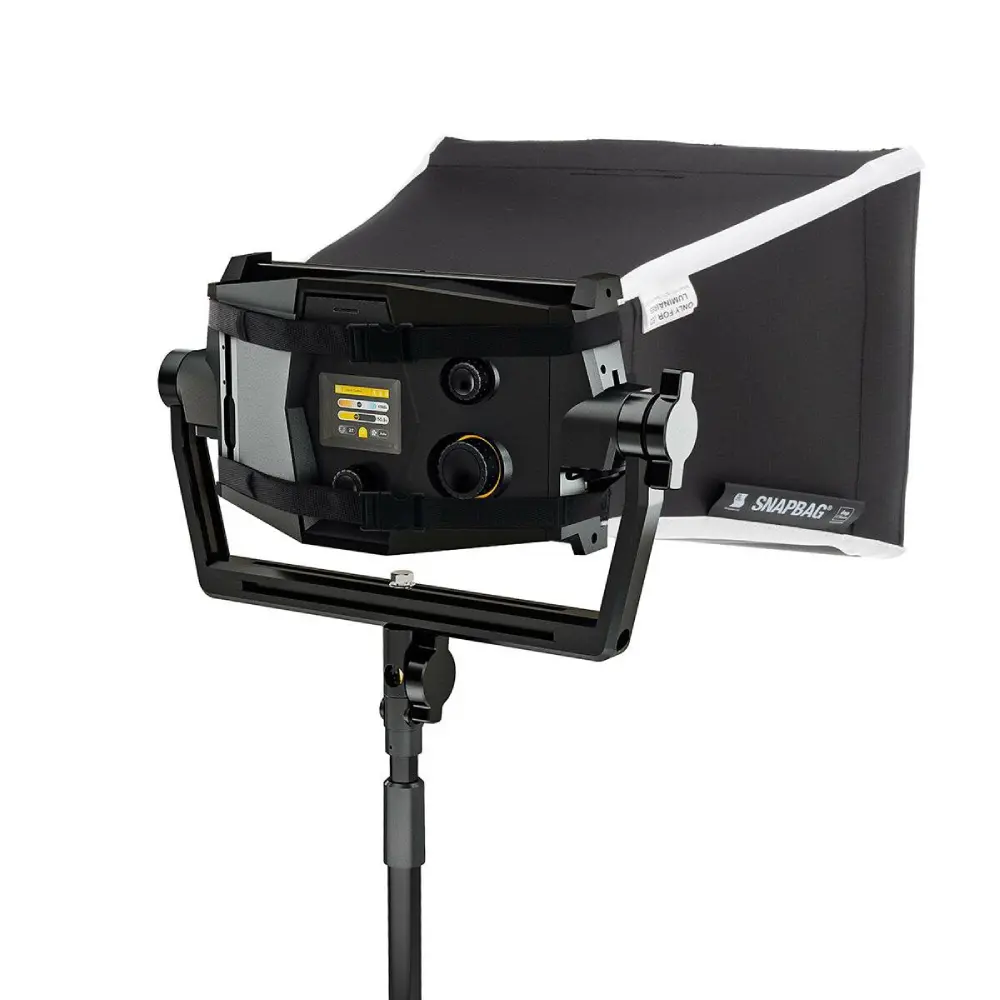 LP_937-0001_Astra-IP-Half-Snapbag-Softbox_02-1200x1200-c.webp